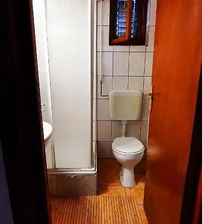 Yellow House Mamaia Nord *