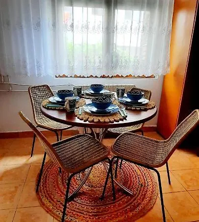 Holiday home Yellow House Mamaia Nord Navodari