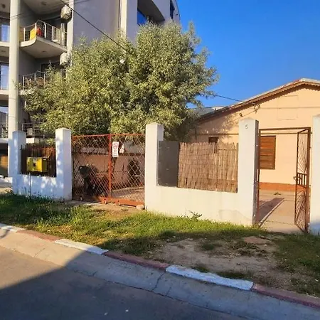 Yellow House Mamaia Nord Casa vacanze Năvodari