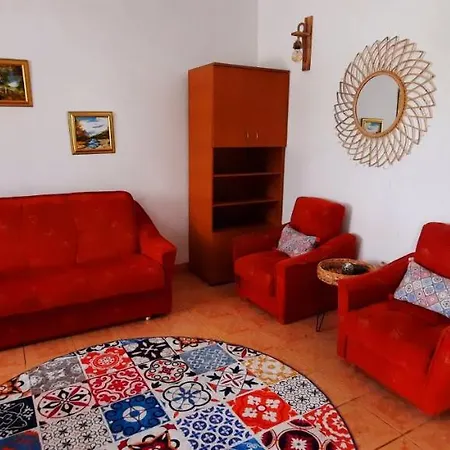 Yellow House Mamaia Nord Casa vacanze